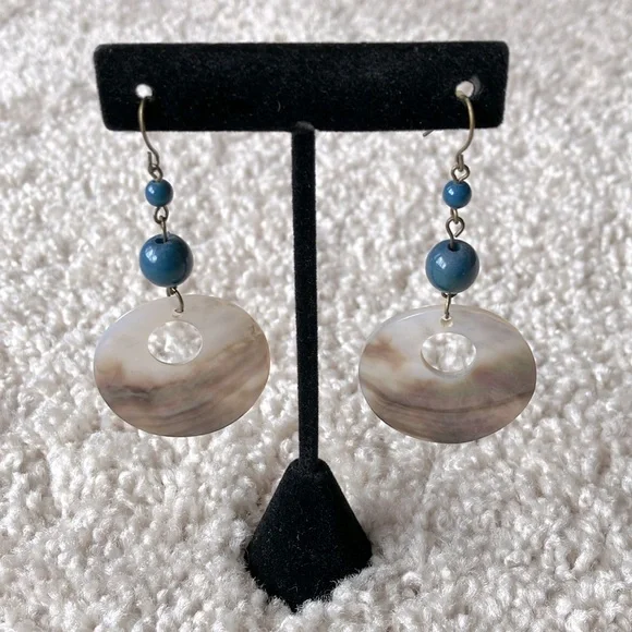 Shell Earrings - Picture 4 of 6